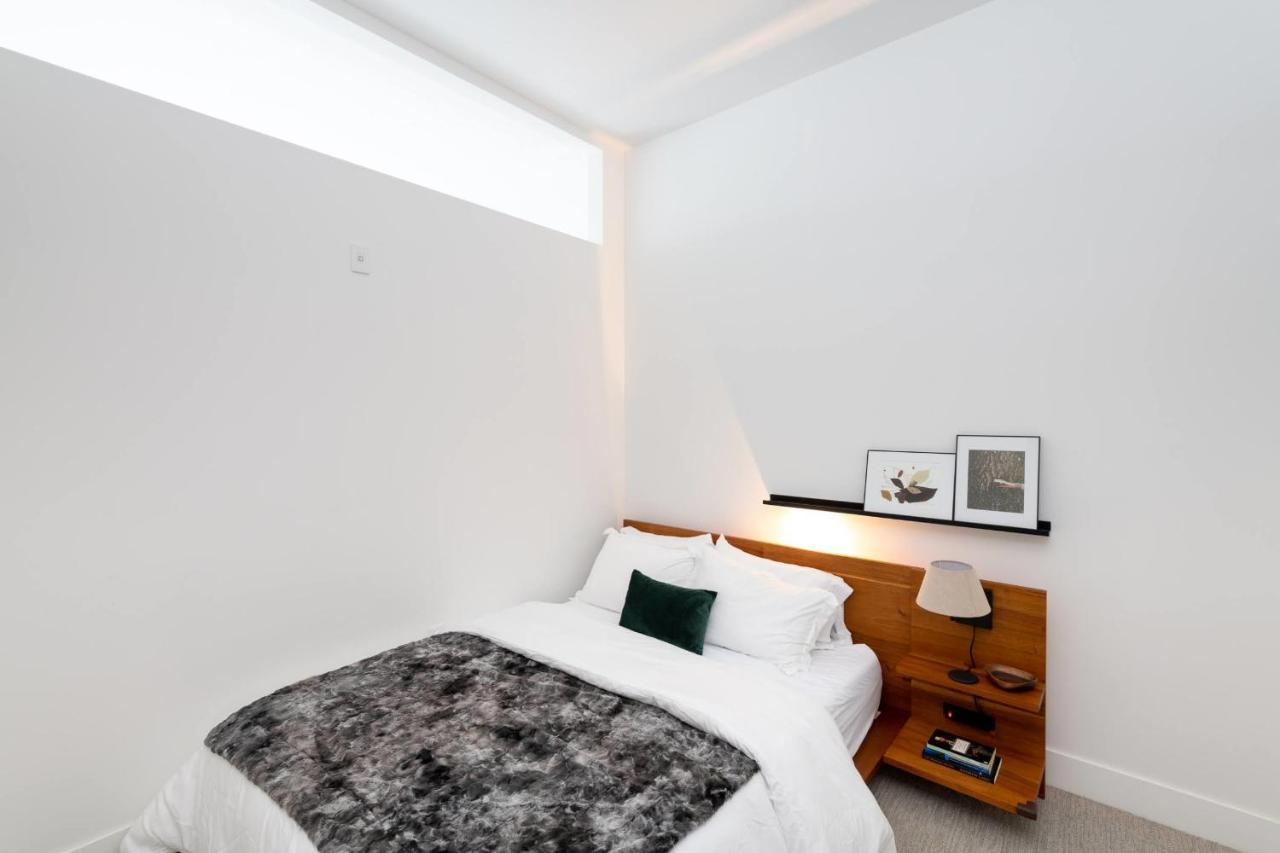 Modern 1Br Apt With Skywalk To Fiserv, Rooftop, And Parking มิลวอกี ภายนอก รูปภาพ