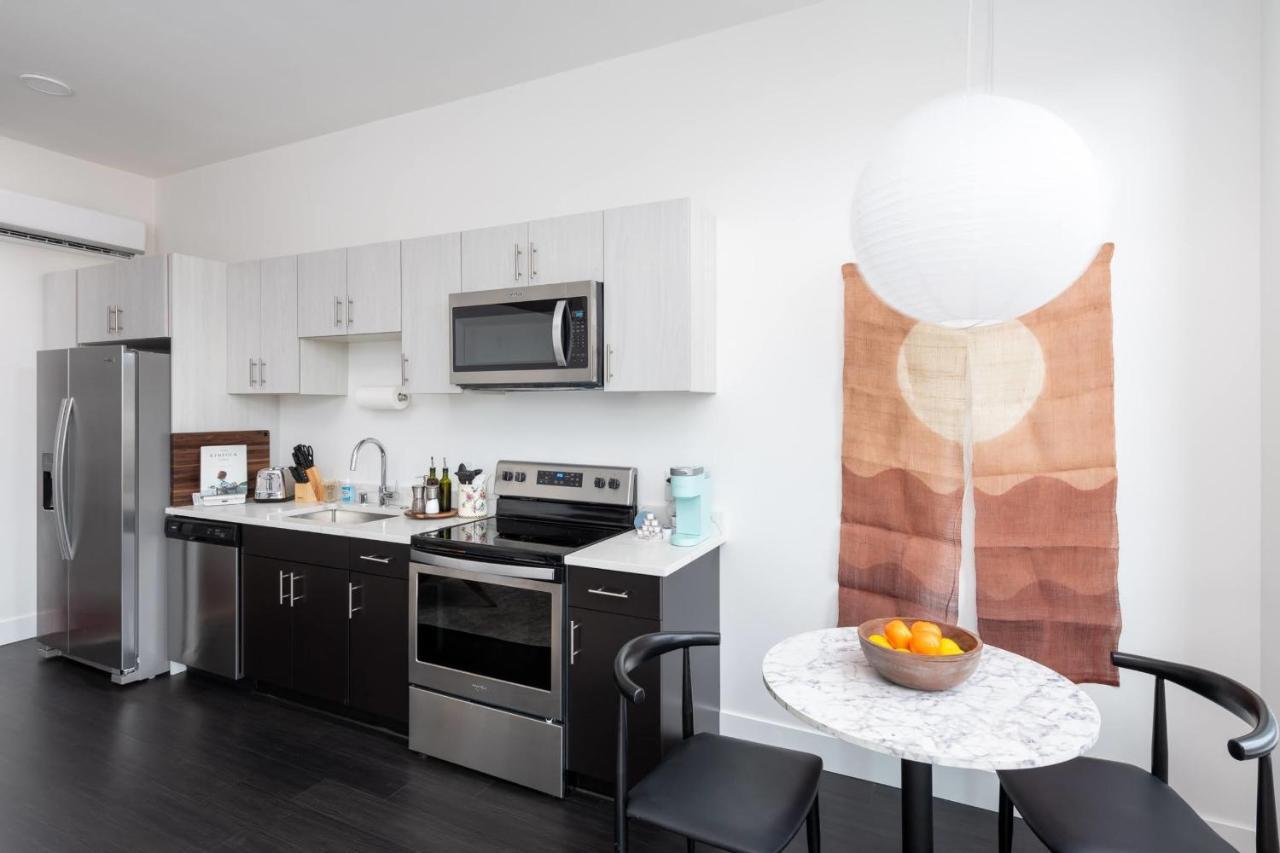 Modern 1Br Apt With Skywalk To Fiserv, Rooftop, And Parking มิลวอกี ภายนอก รูปภาพ